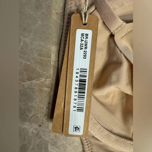 SKIMS FITS EVERYBODY
UNLINED DEMI BRA - Picture 8 of 10